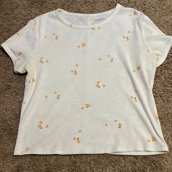 Arizona Jean Company Tops - Women’s tee floral (cropped slightly)